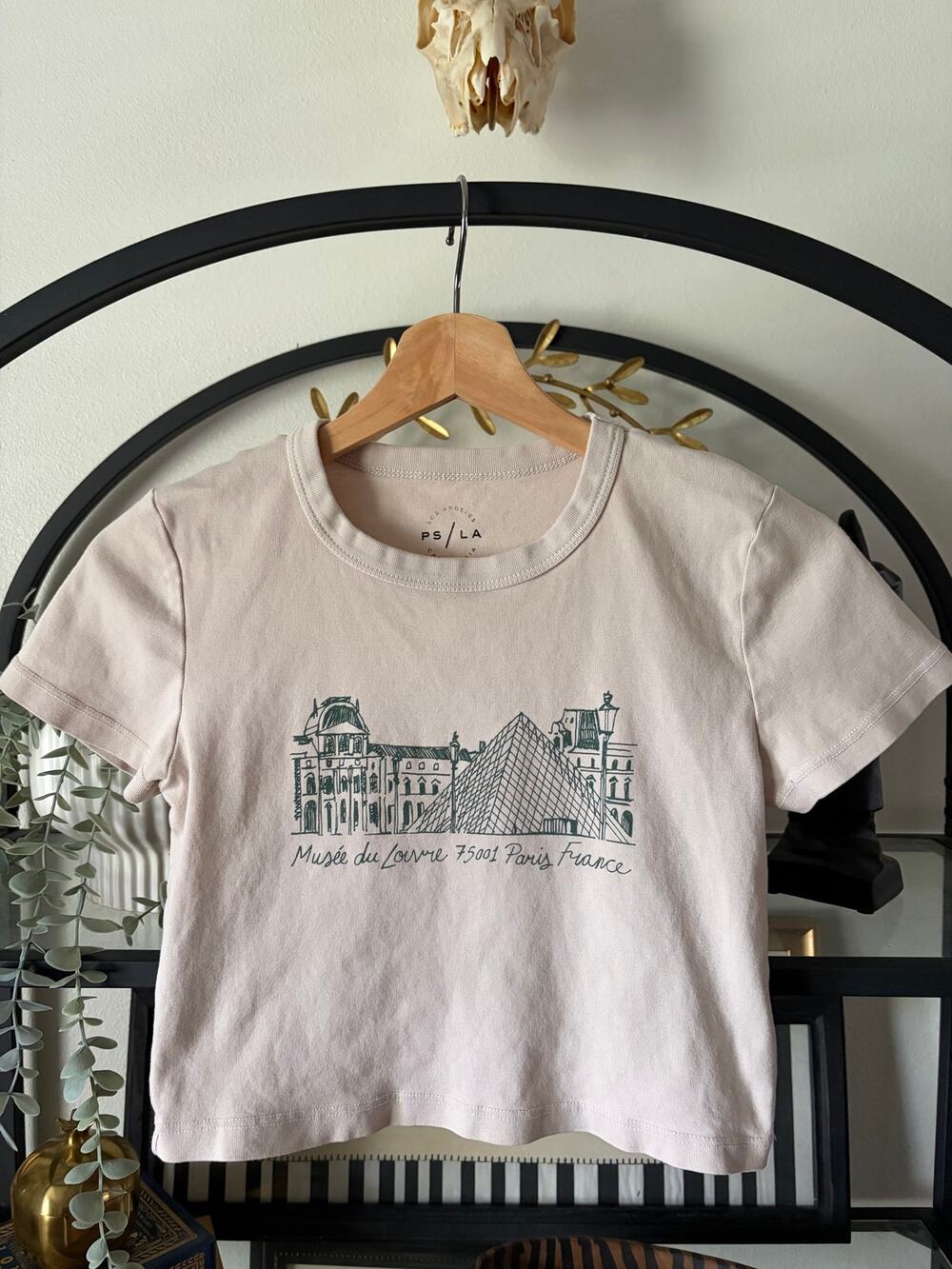 PS LA Musee du Louvre Paris Graphic Baby Tee Womens S Cream Cropped Cotton